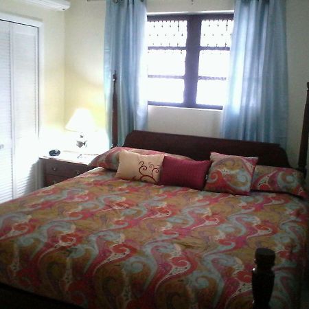 Gillys Dream Apartment Nassau Luaran gambar