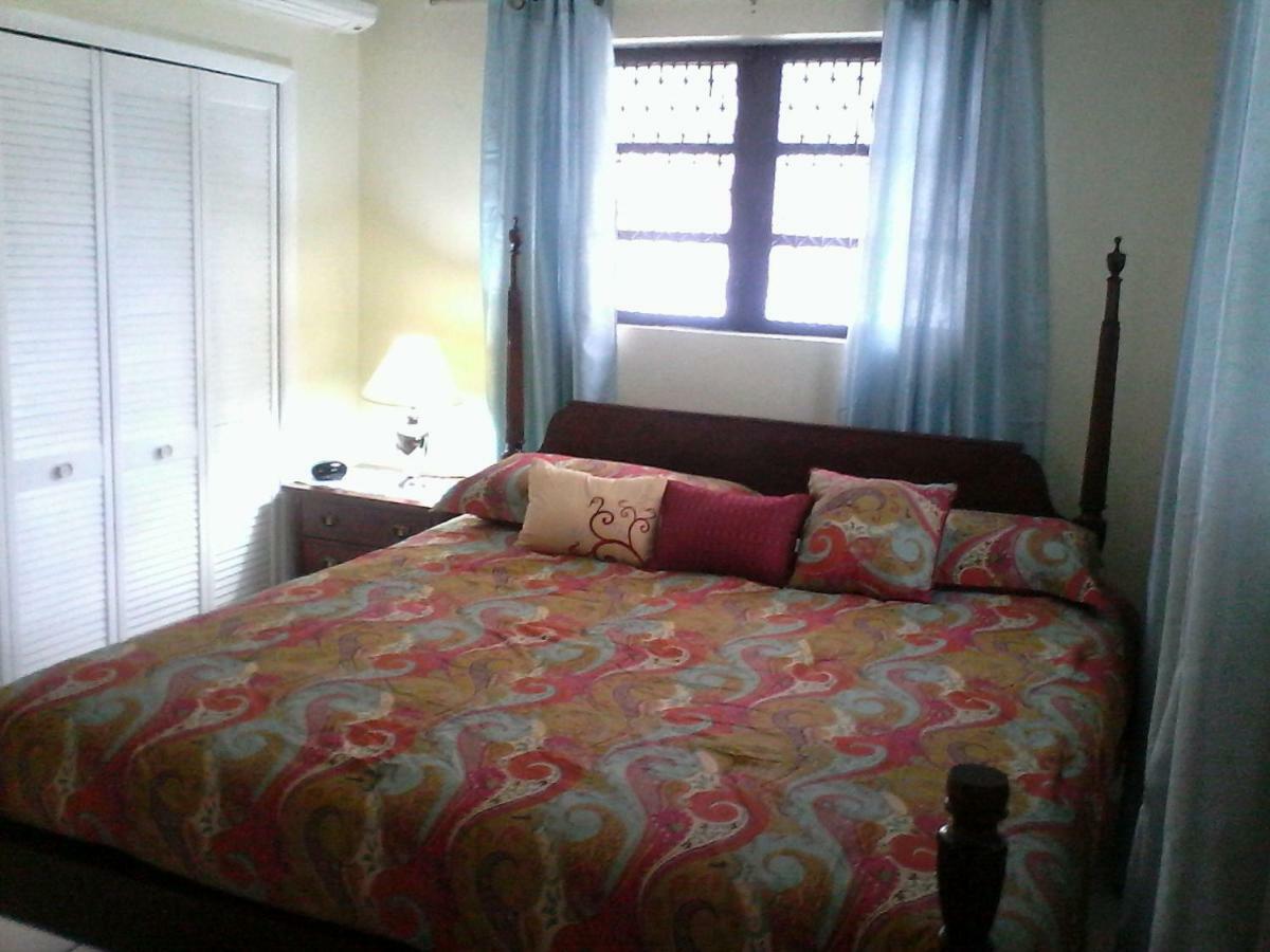 Gillys Dream Apartment Nassau Luaran gambar